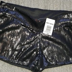 Hot Topic, Small, Black